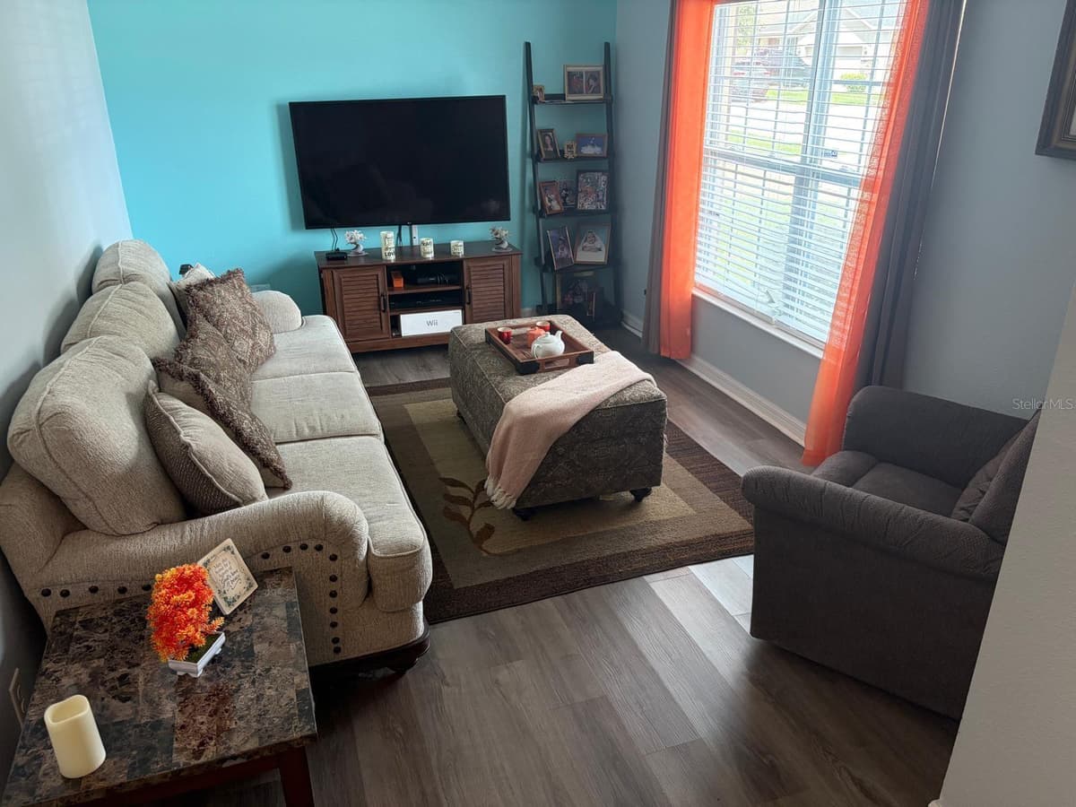 272 SPARROW HAWK DRIVE — photo 7 of 52