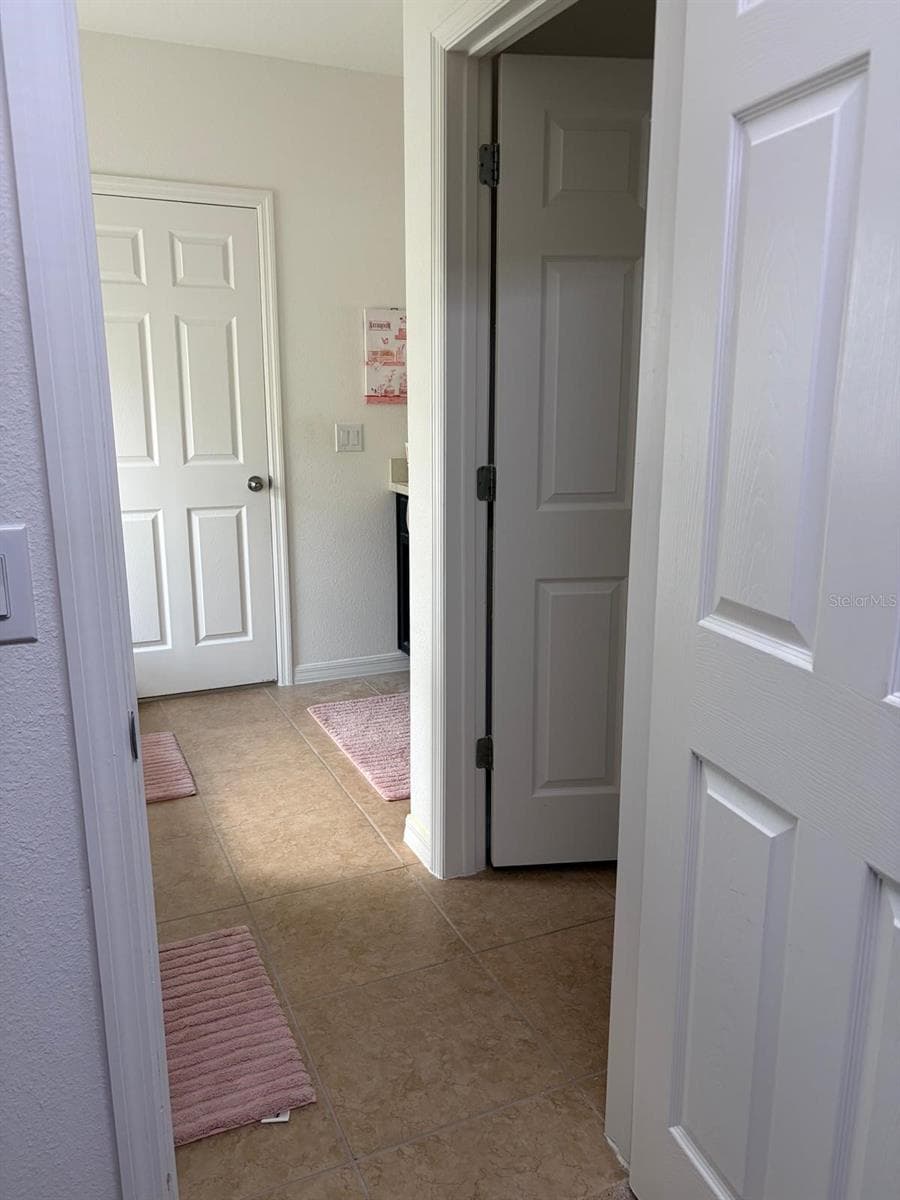 272 SPARROW HAWK DRIVE — photo 13 of 52