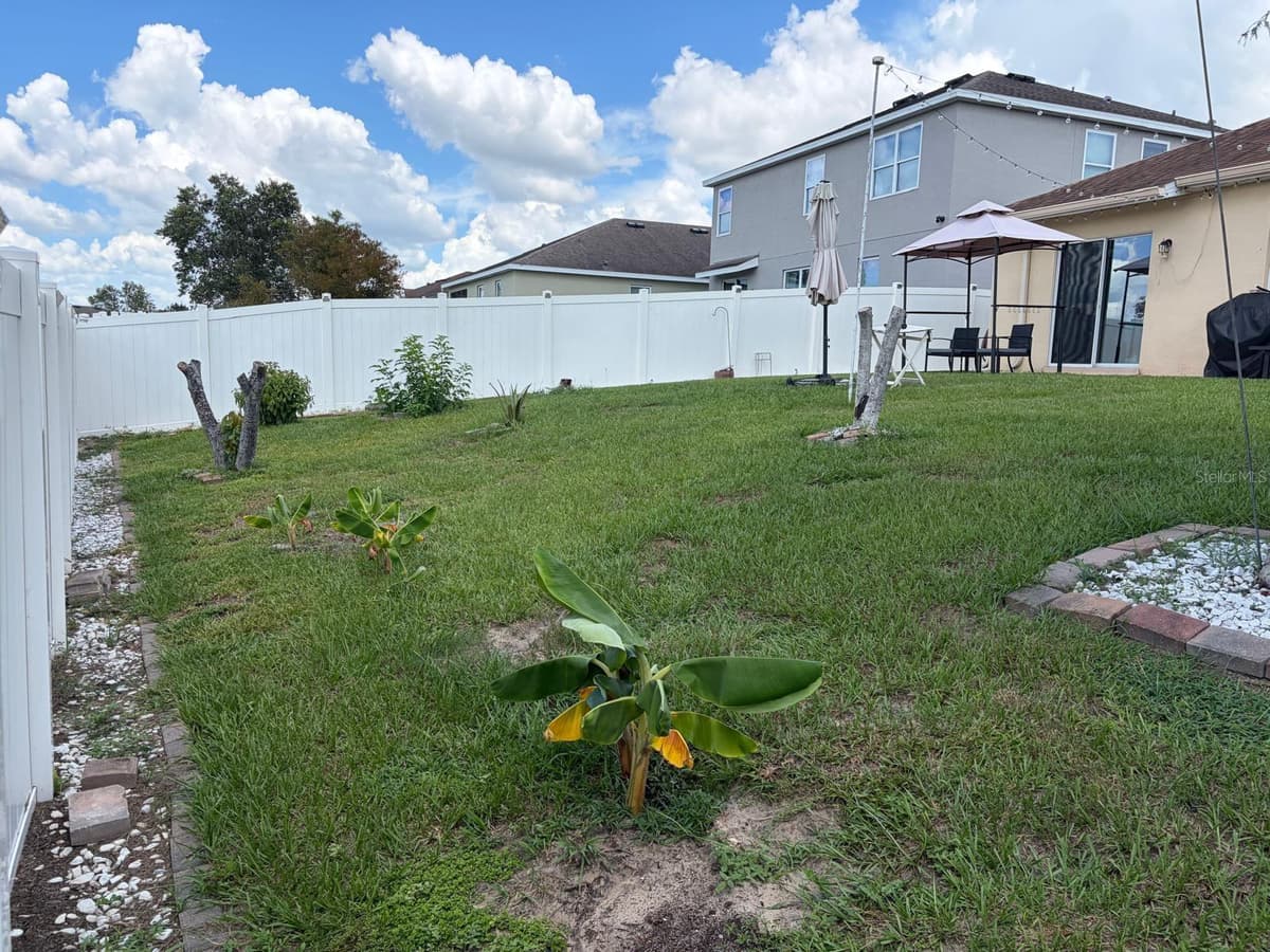 272 SPARROW HAWK DRIVE — photo 39 of 52