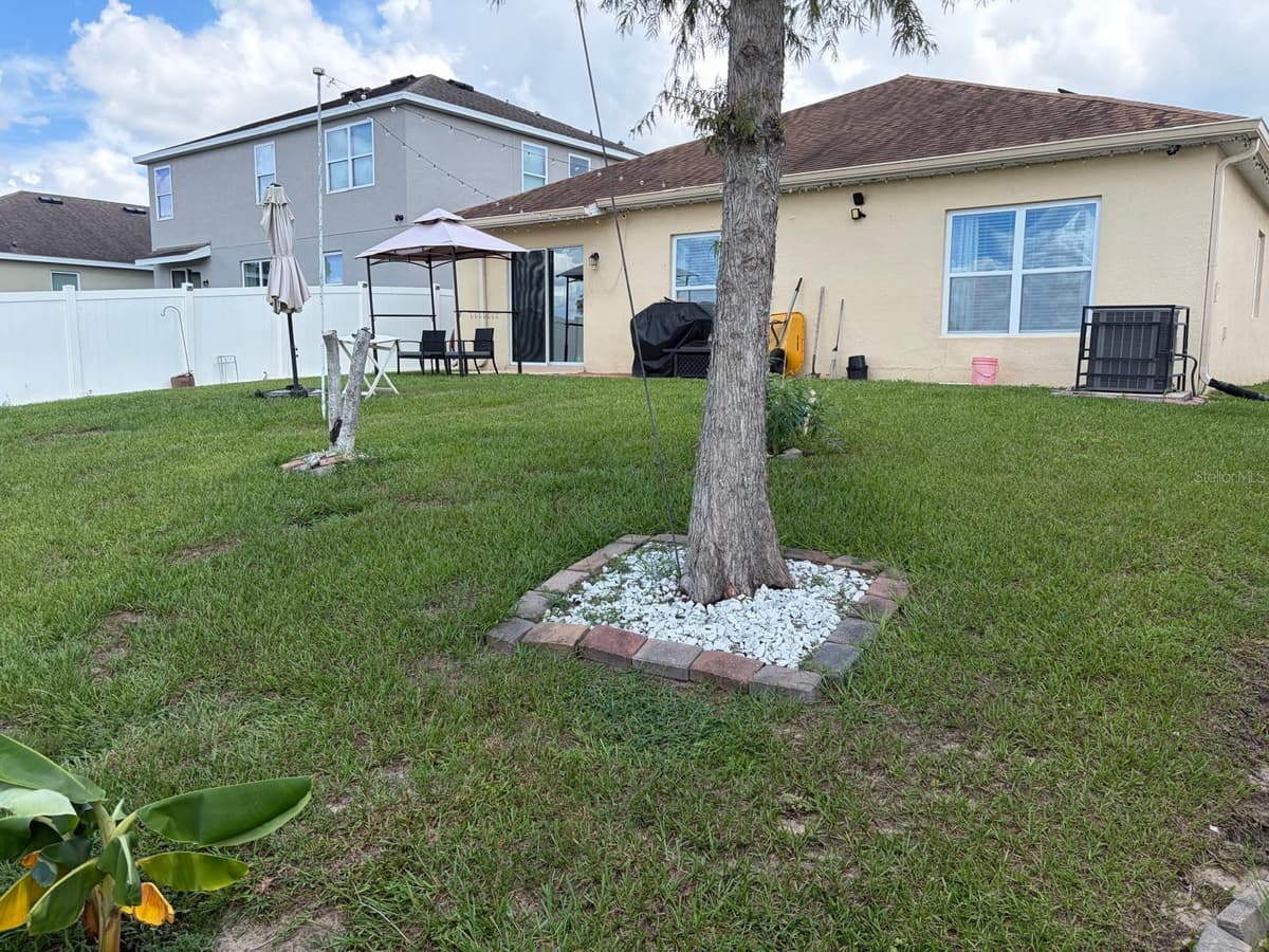 272 SPARROW HAWK DRIVE — photo 37 of 52