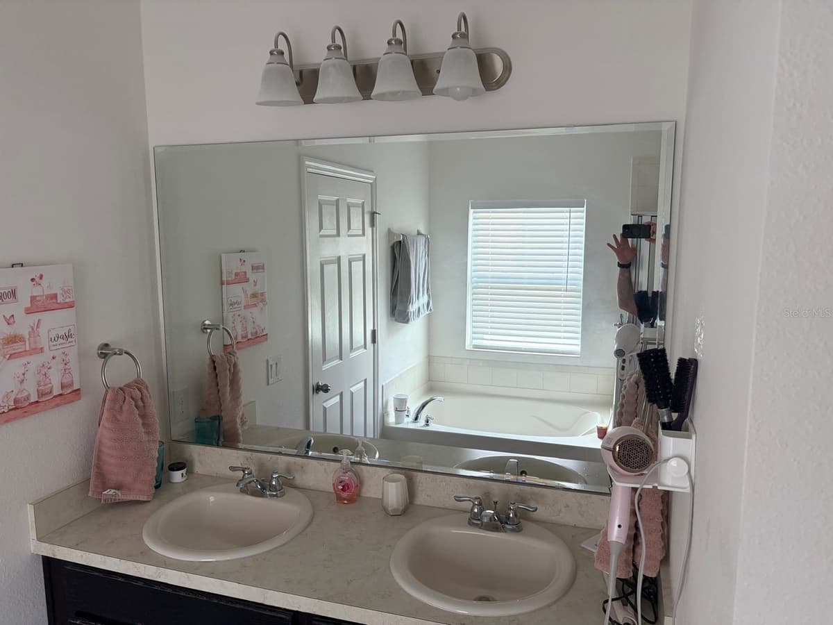 272 SPARROW HAWK DRIVE — photo 15 of 52