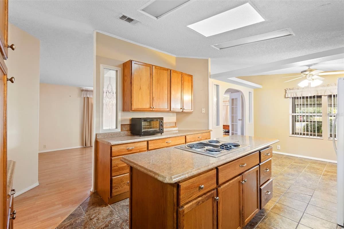 11910 SALINA WAY — photo 4 of 10