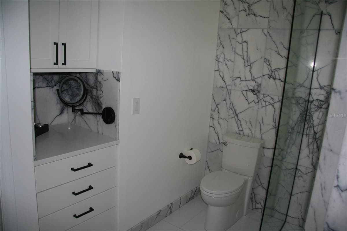 2680 LAKE JACKSON CIRCLE — photo 12 of 22