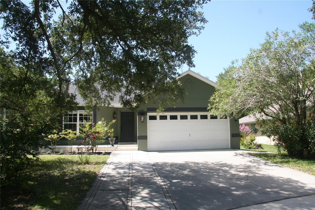 2680 LAKE JACKSON CIRCLE — photo 2 of 22