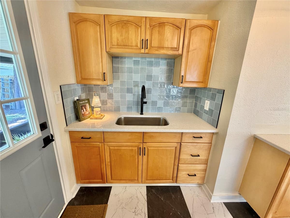 3530 51ST AVENUE — photo 8 of 19