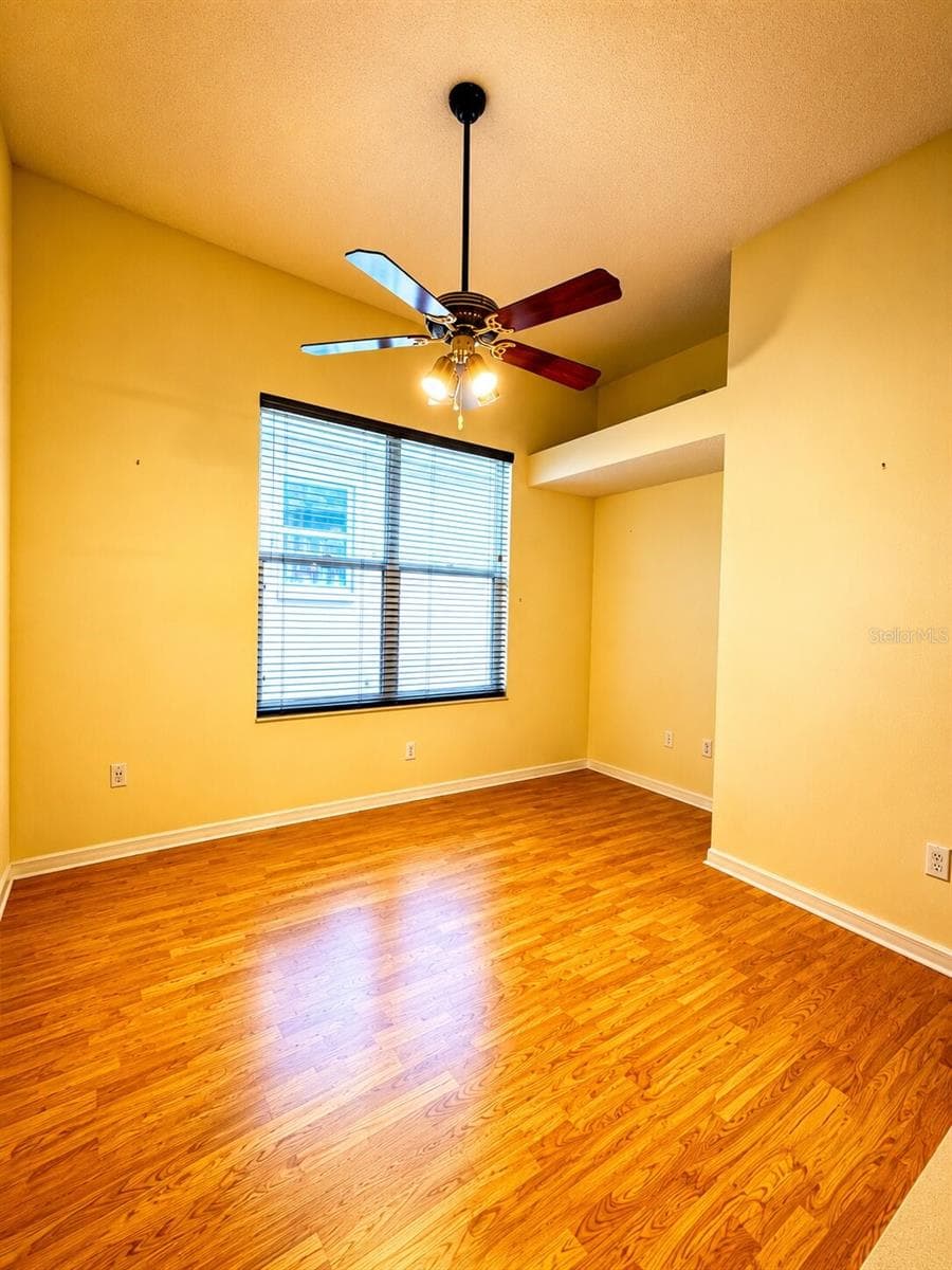 1995 EMERALD GREEN CIRCLE — photo 4 of 23