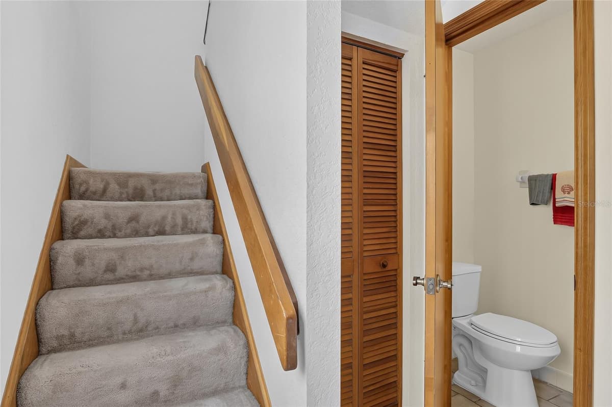 367 CASTLEWOOD LANE — photo 19 of 47