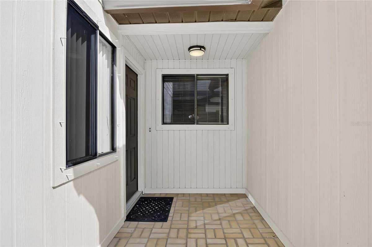 367 CASTLEWOOD LANE — photo 4 of 47