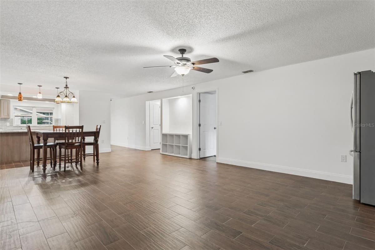 9920 EAGLES POINT CIRCLE — photo 12 of 25