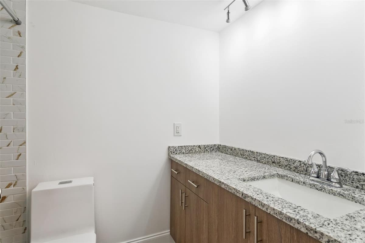 9920 EAGLES POINT CIRCLE — photo 15 of 25
