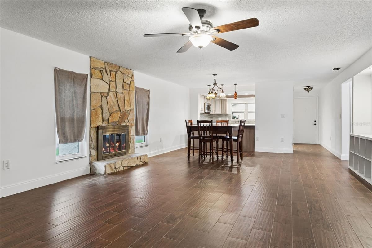 9920 EAGLES POINT CIRCLE — photo 11 of 25