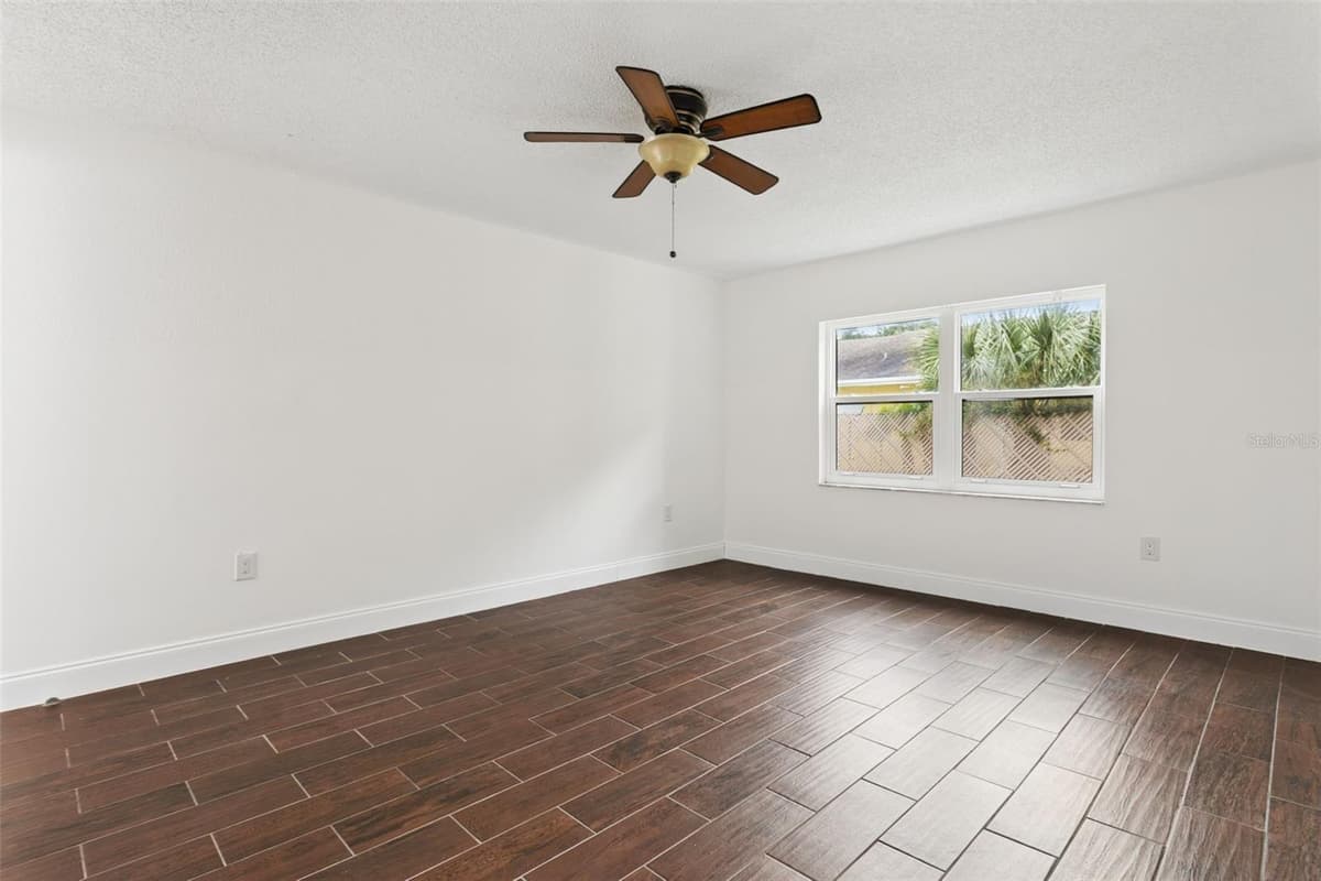 9920 EAGLES POINT CIRCLE — photo 18 of 25