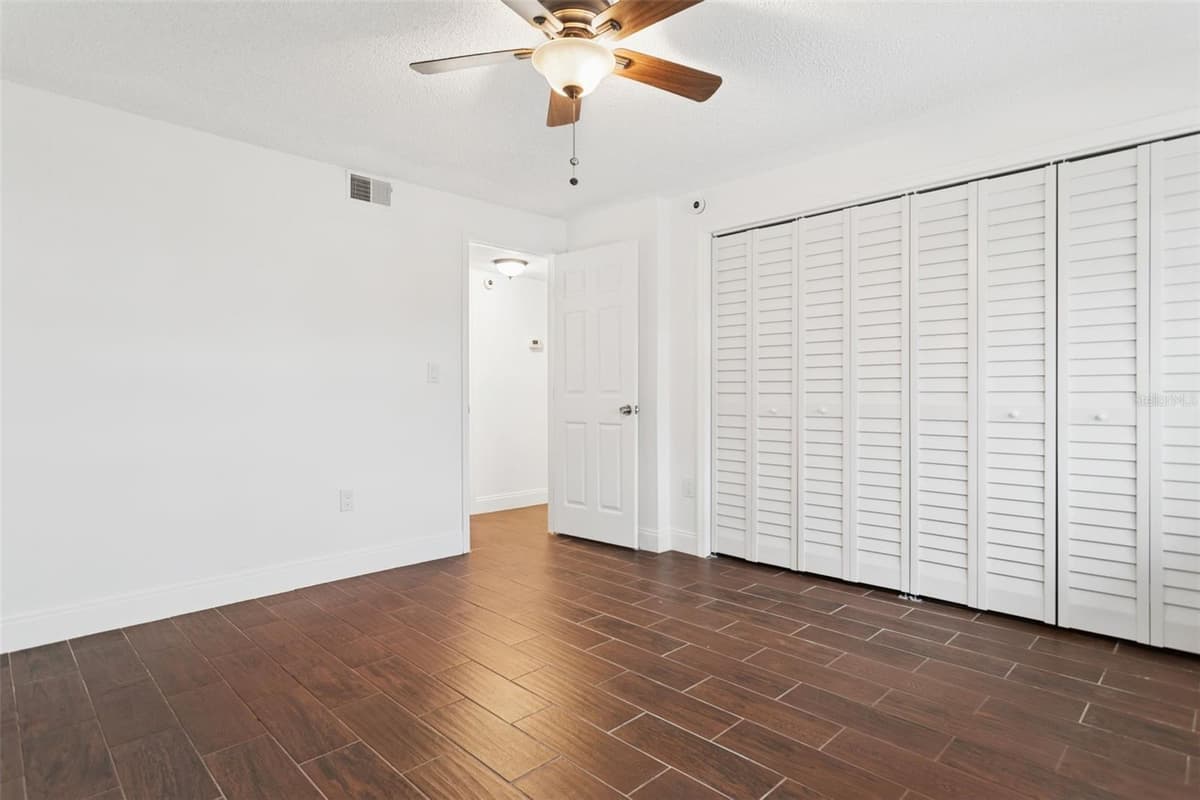 9920 EAGLES POINT CIRCLE — photo 14 of 25