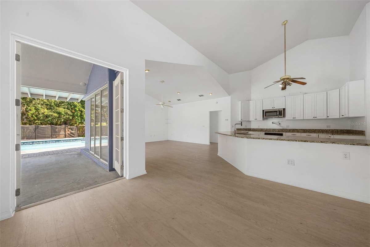 14325 LAKE PRICE DRIVE — photo 13 of 41