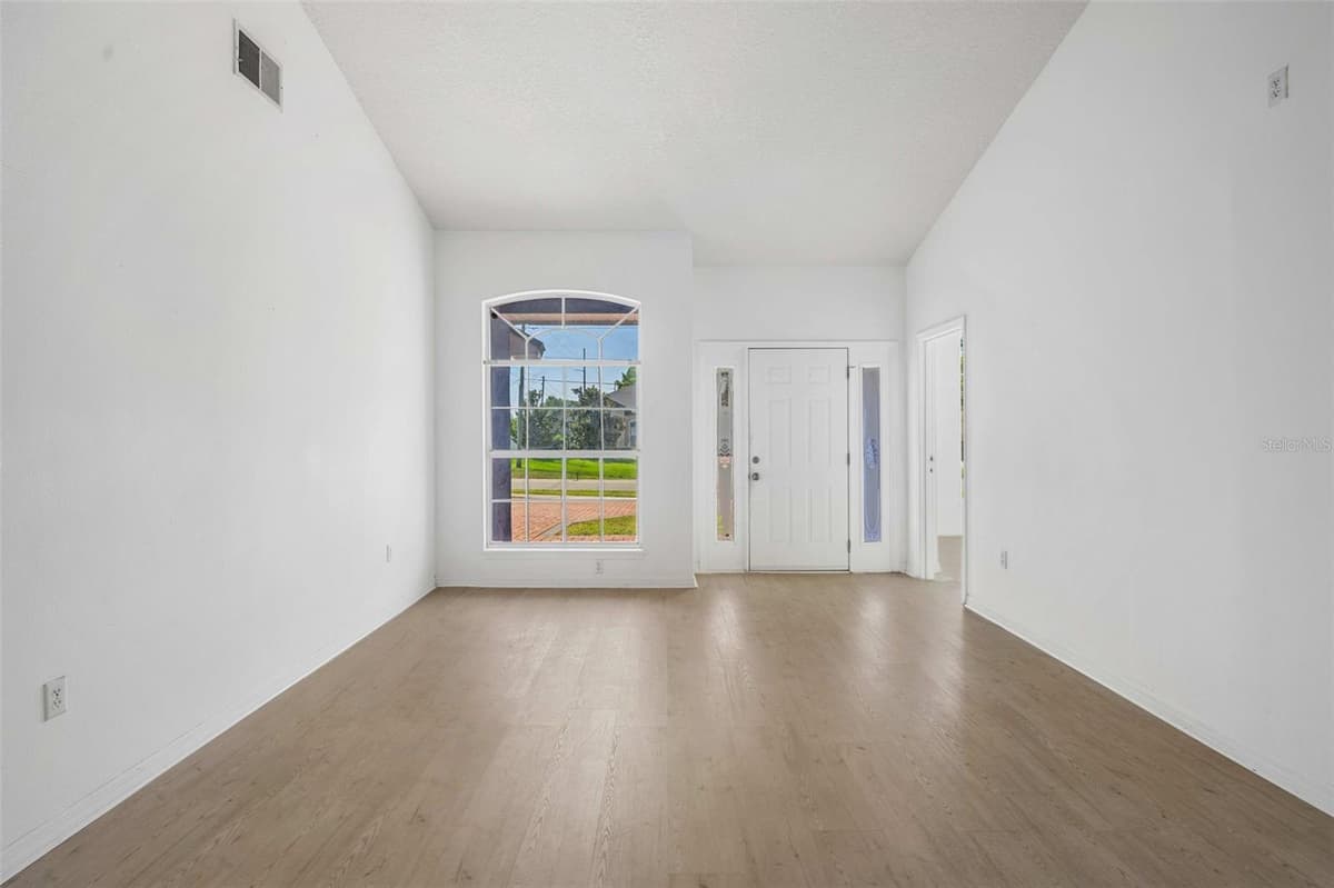 14325 LAKE PRICE DRIVE — photo 11 of 41