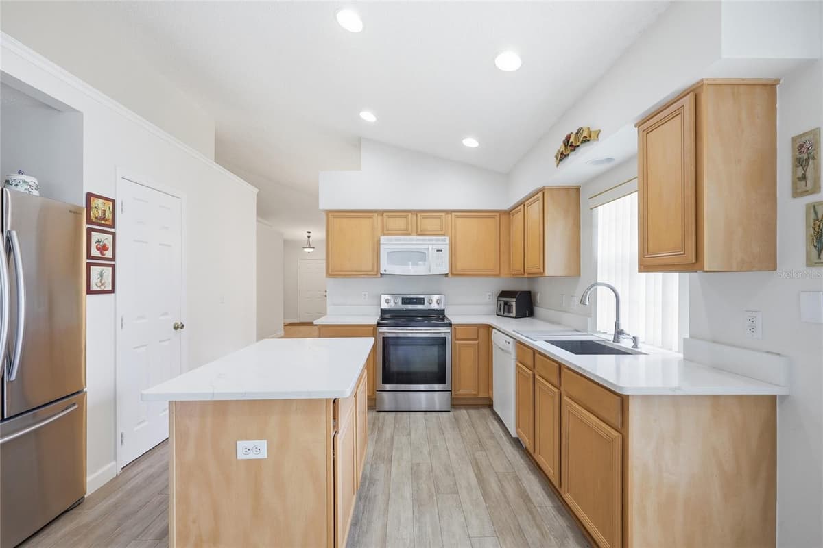 115 WEATHERSFIELD AVENUE — photo 13 of 30