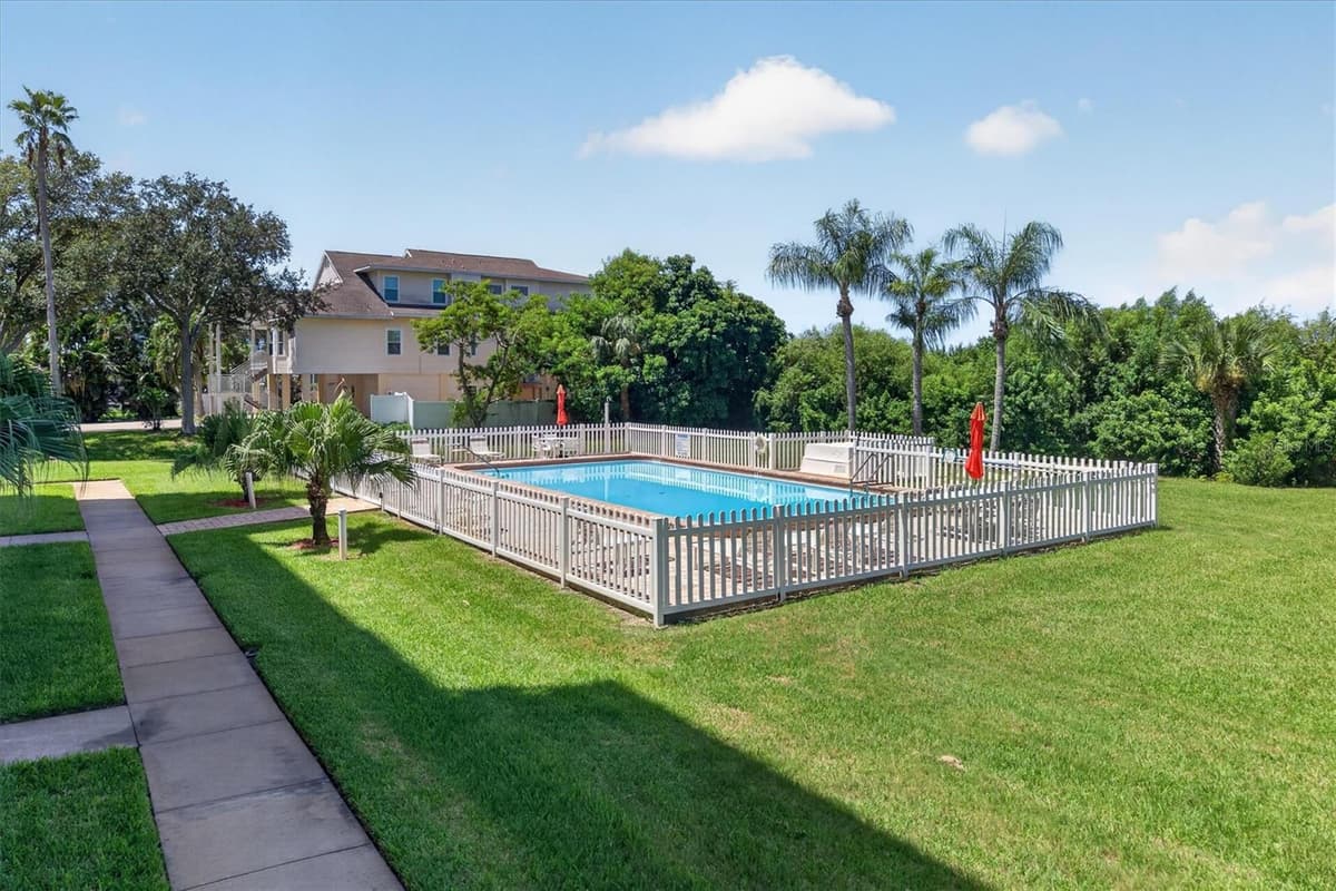 9000 COMMODORE DRIVE — photo 31 of 49