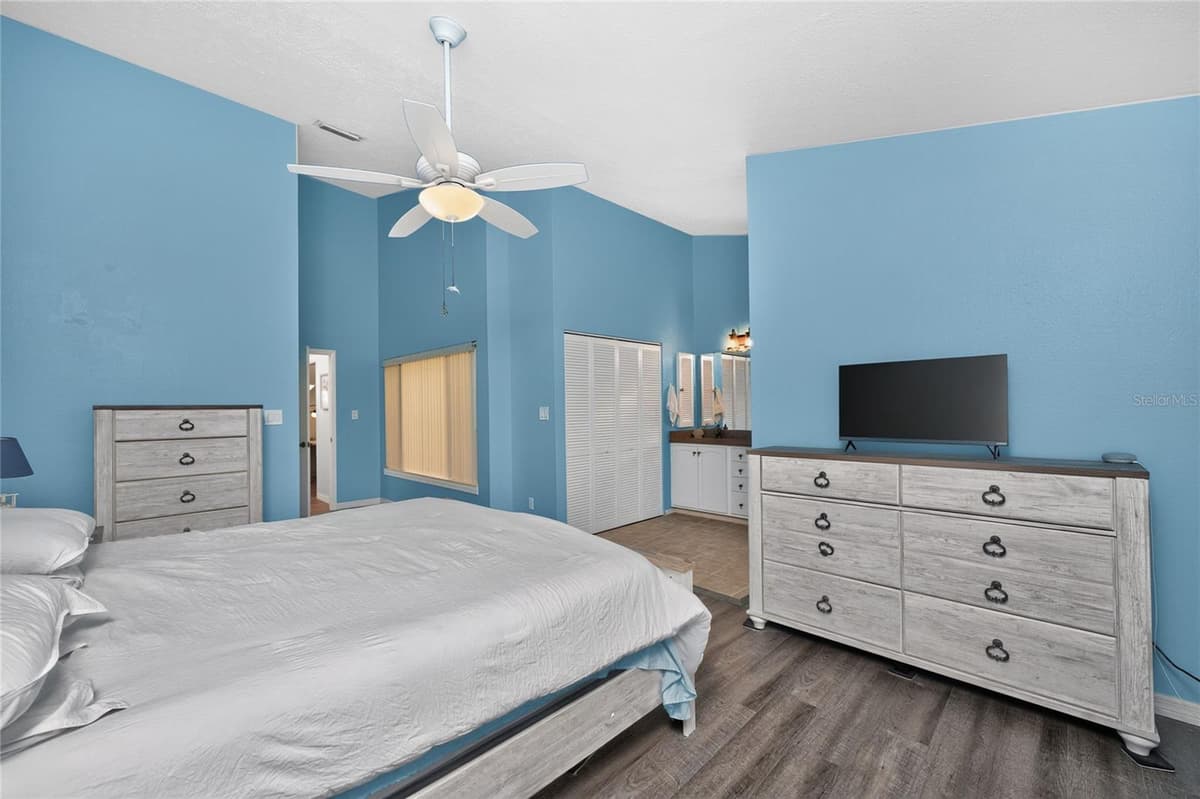 25188 MARION AVENUE — photo 33 of 76