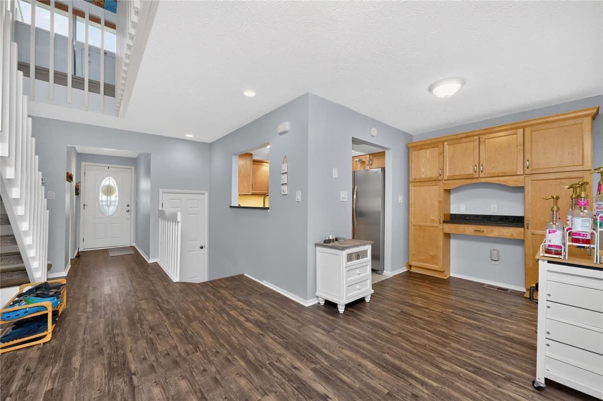 25188 MARION AVENUE — photo 21 of 76