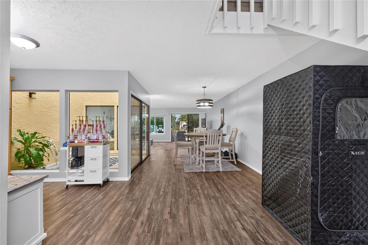 25188 MARION AVENUE — photo 9 of 76