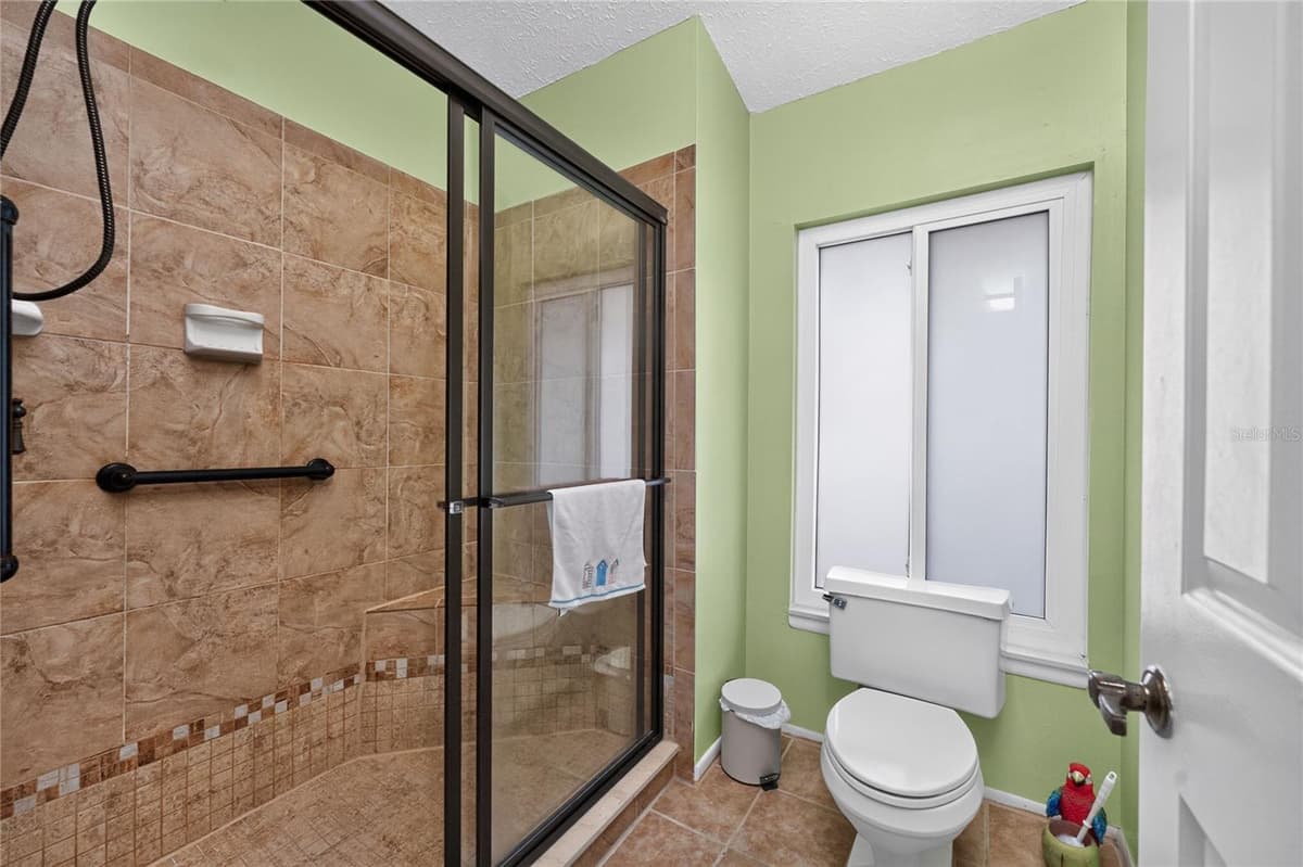 25188 MARION AVENUE — photo 37 of 76