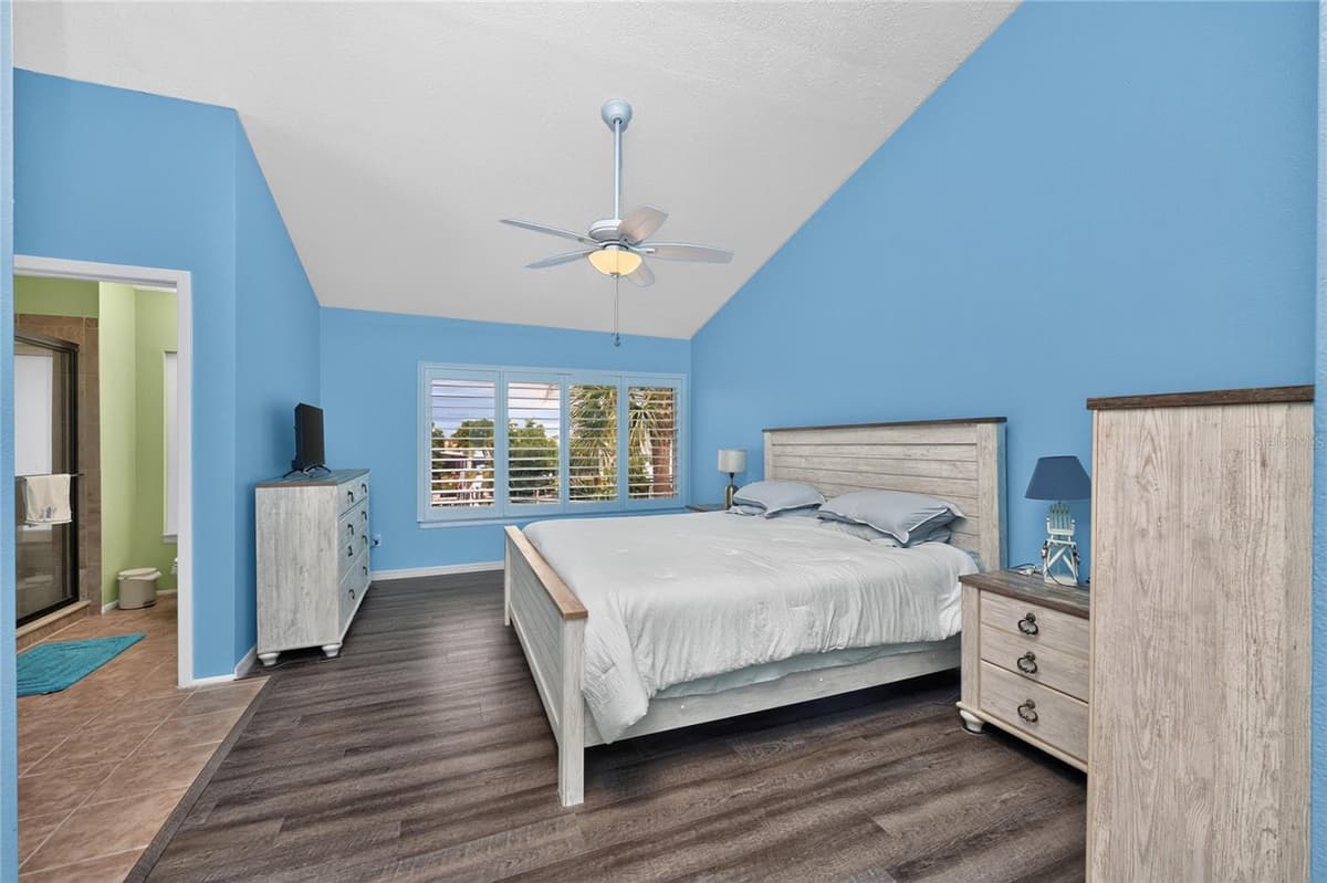 25188 MARION AVENUE — photo 30 of 76