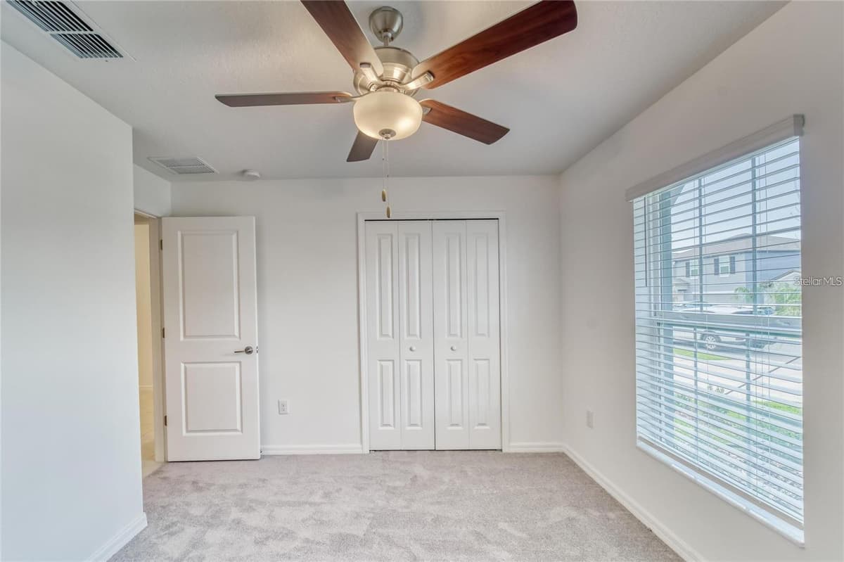 5514 BLUE AZURE DRIVE — photo 5 of 27