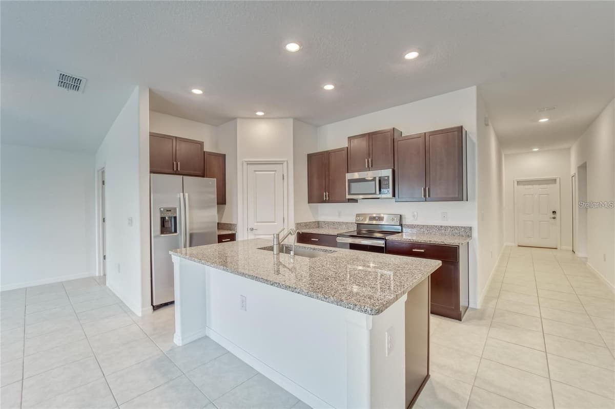 5514 BLUE AZURE DRIVE — photo 11 of 27