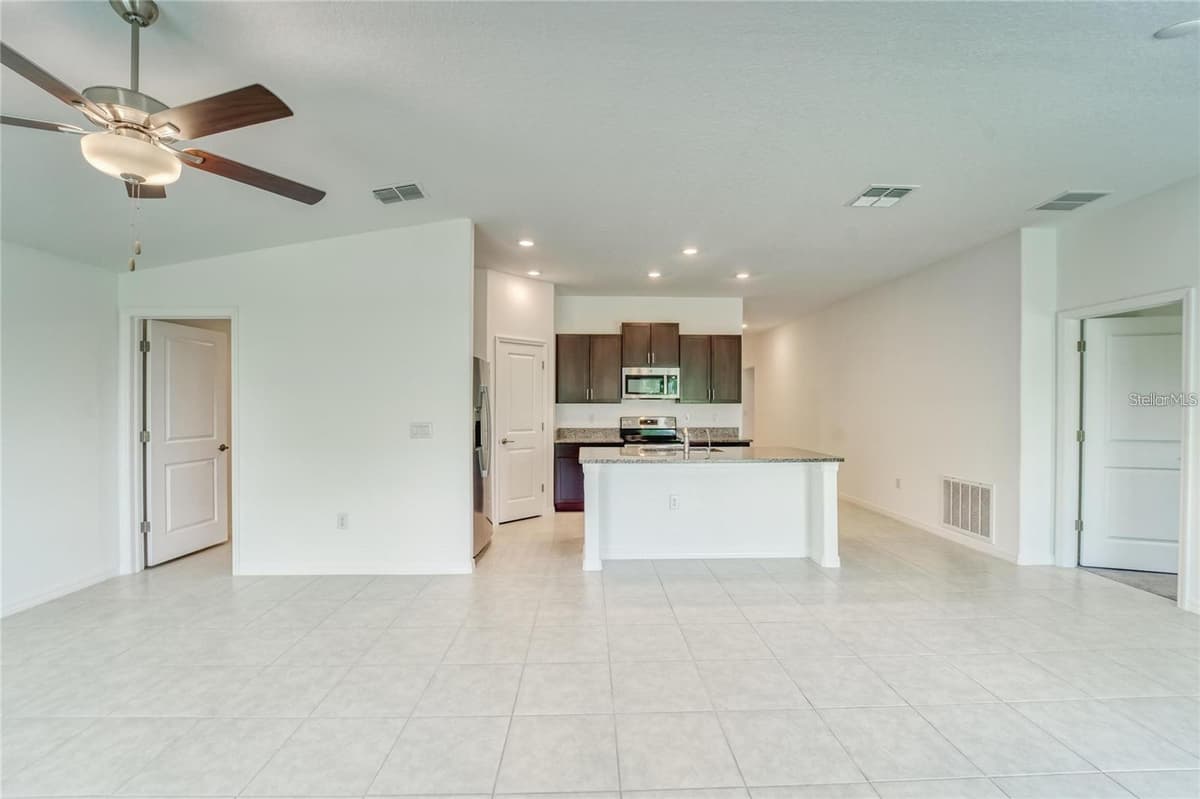 5514 BLUE AZURE DRIVE — photo 9 of 27