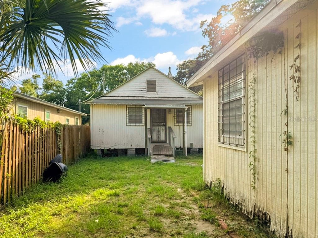 137 BLANCO STREET — photo 13 of 58