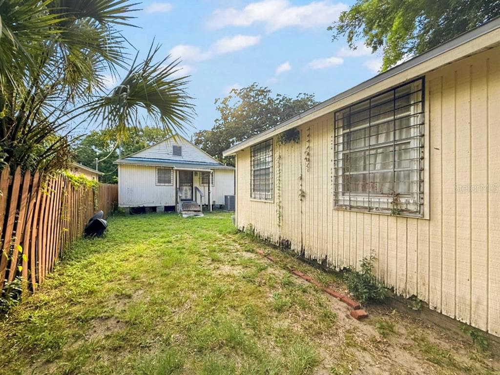 137 BLANCO STREET — photo 14 of 58