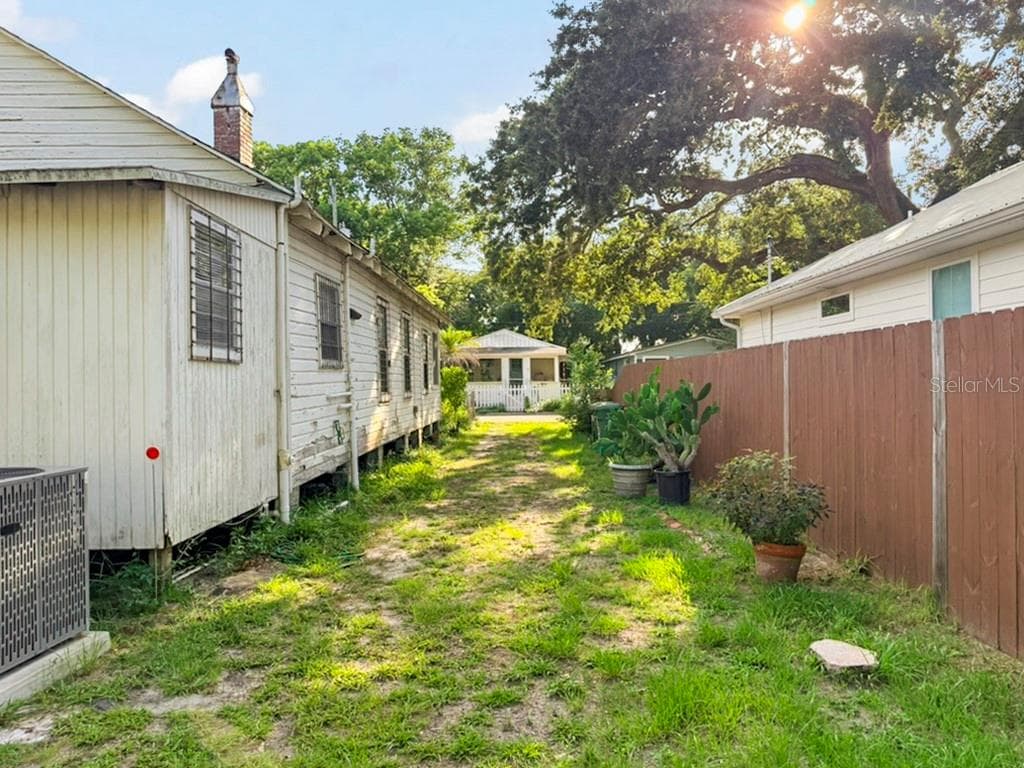 137 BLANCO STREET — photo 12 of 58