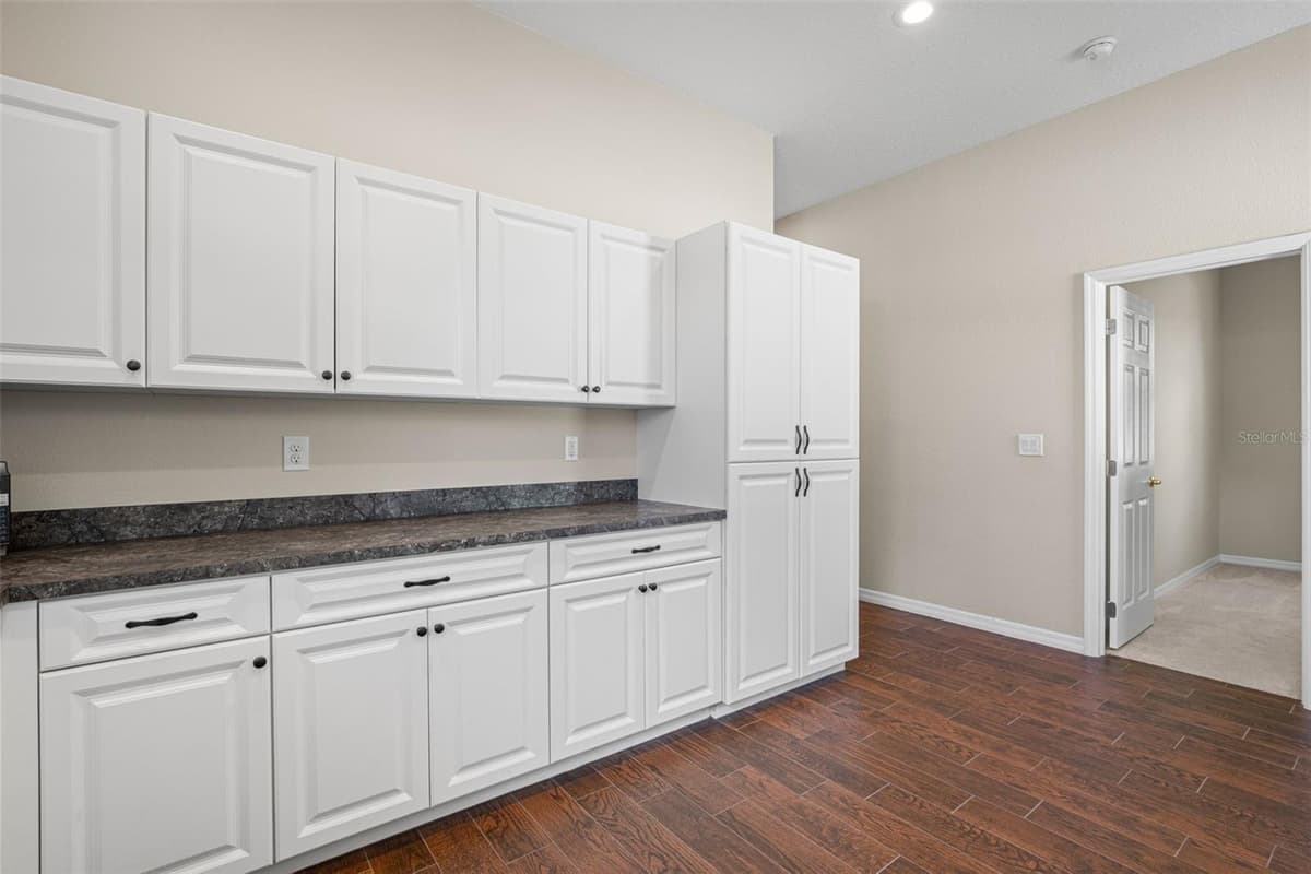 7904 OREGOLD DRIVE — photo 52 of 59
