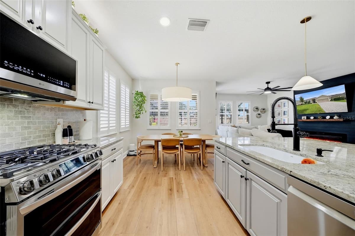 12204 BLUE PACIFIC DRIVE — photo 12 of 46