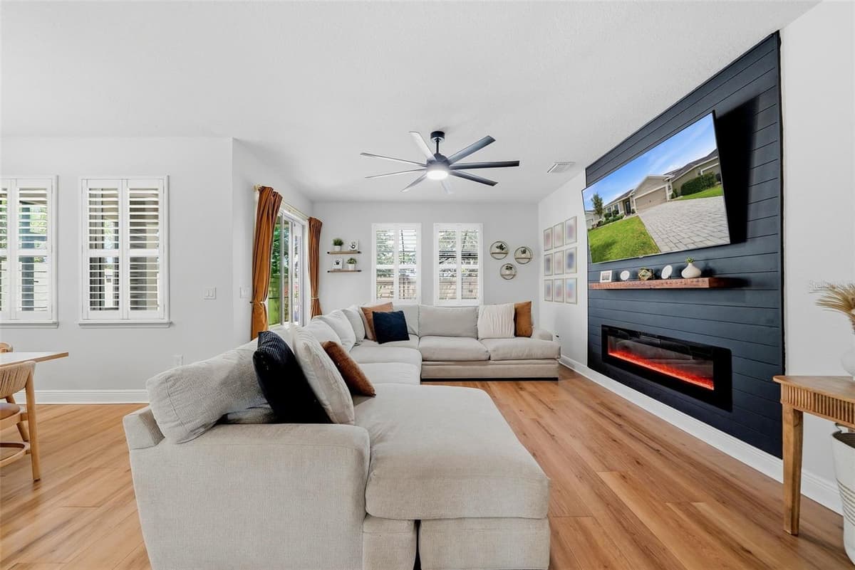 12204 BLUE PACIFIC DRIVE — photo 5 of 46