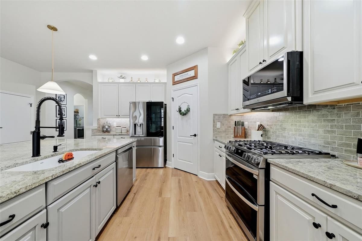 12204 BLUE PACIFIC DRIVE — photo 13 of 46