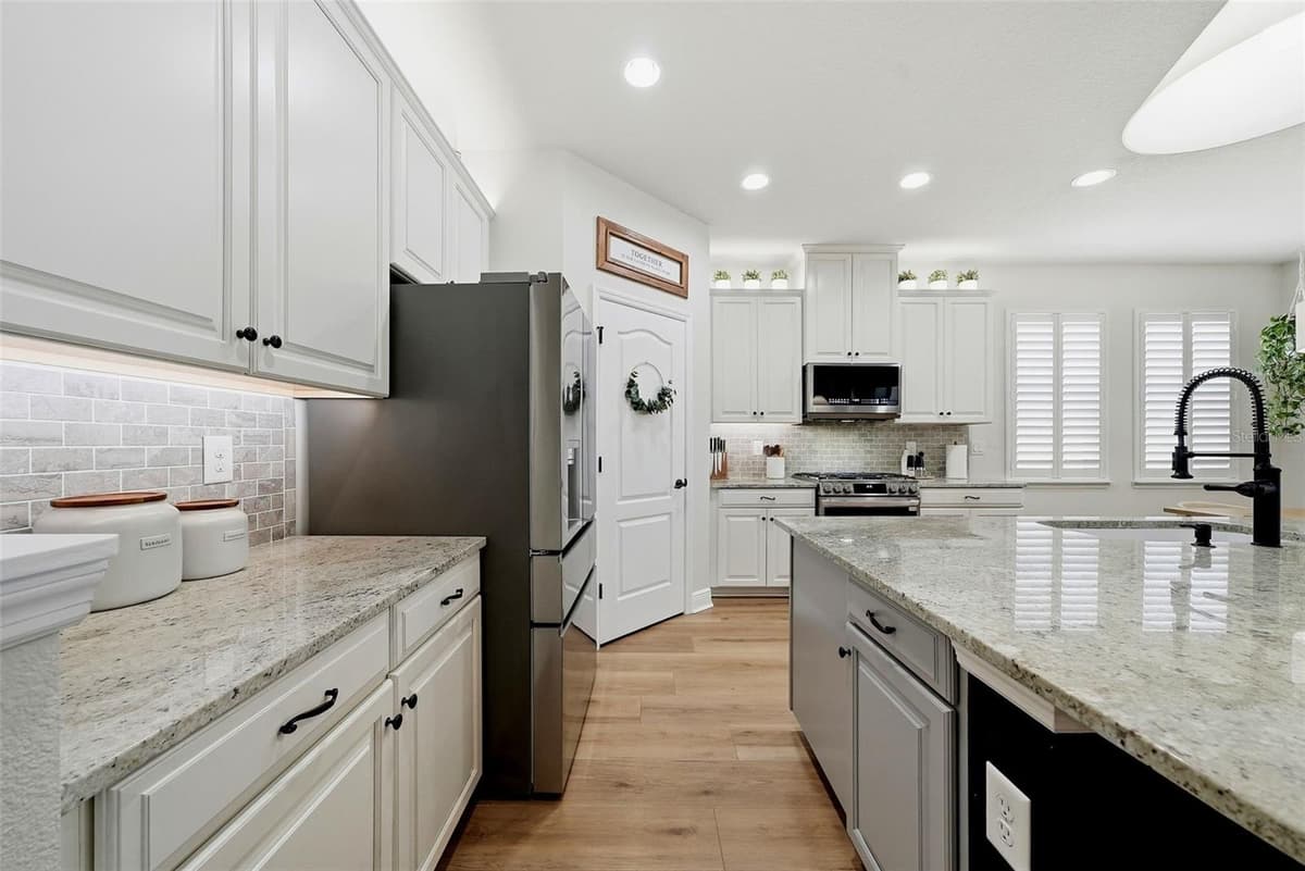 12204 BLUE PACIFIC DRIVE — photo 9 of 46