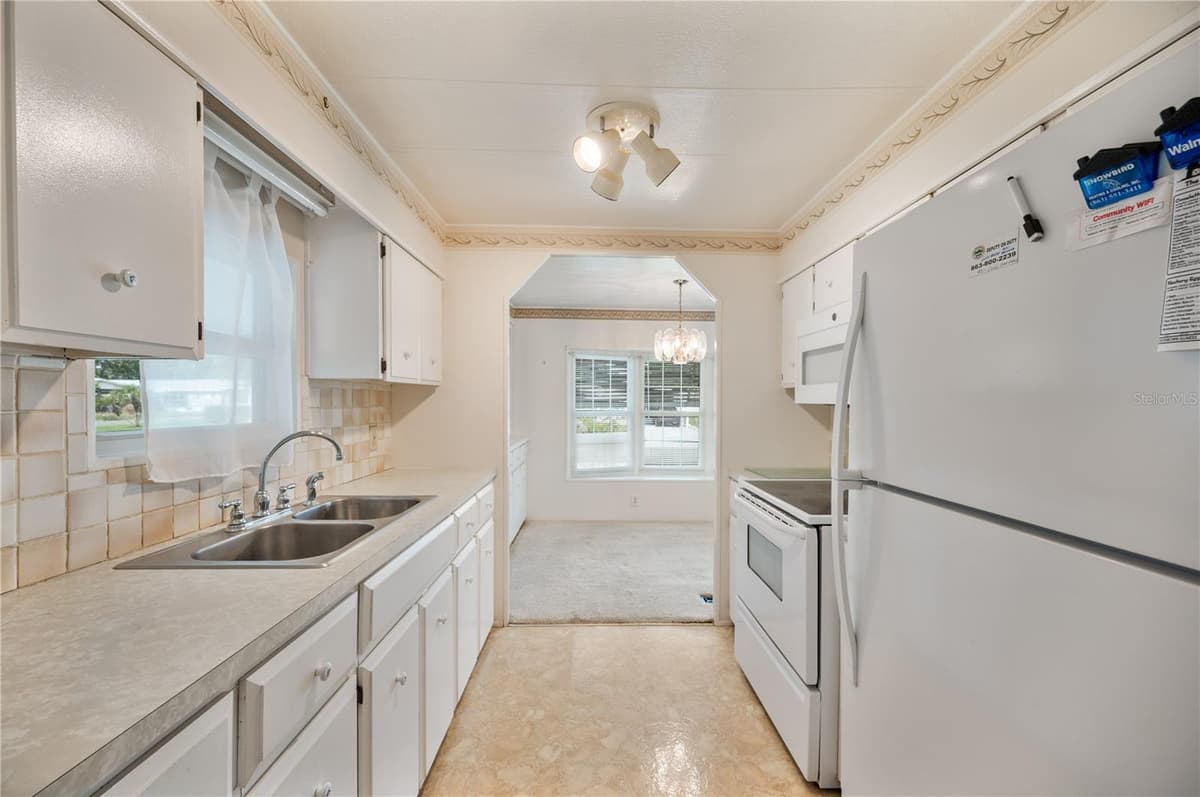 1610 REYNOLDS ROAD — photo 7 of 29
