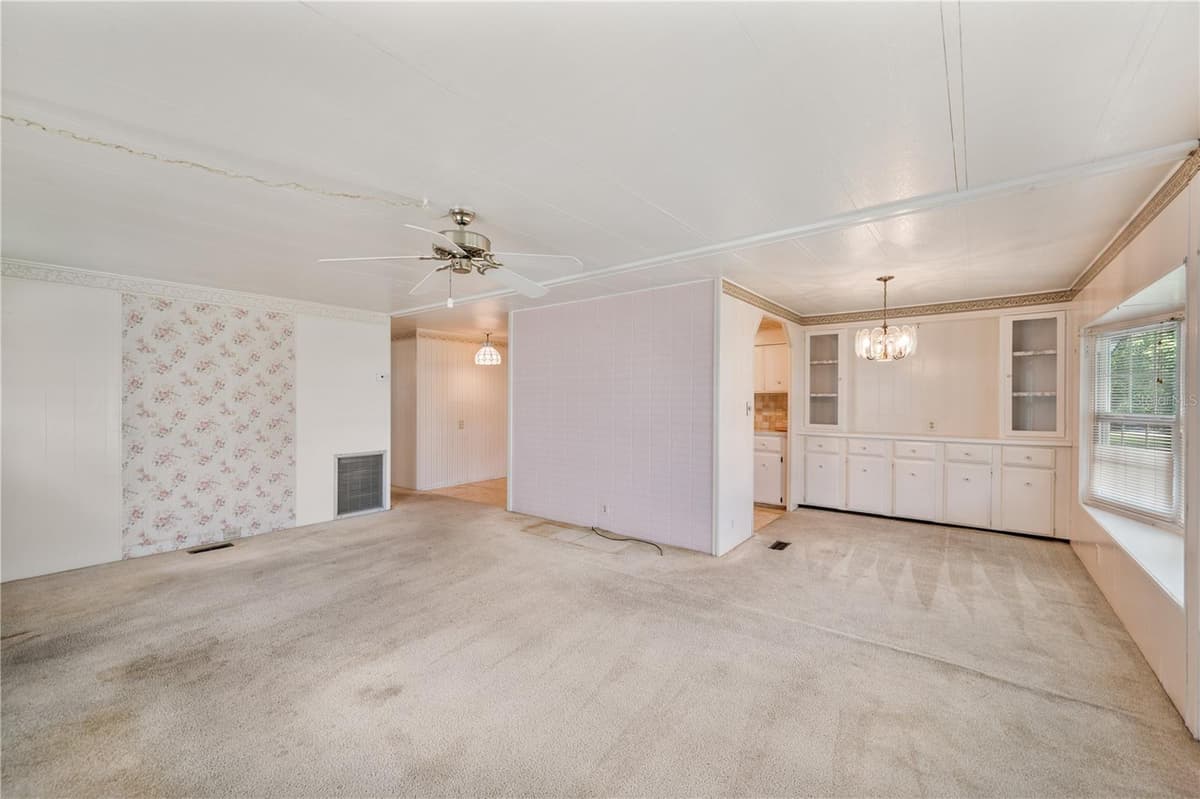 1610 REYNOLDS ROAD — photo 10 of 29