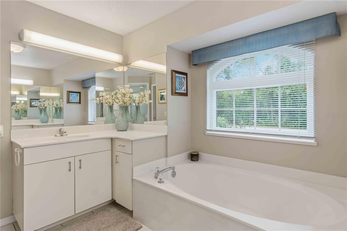 4875 HANSARD AVENUE — photo 41 of 66