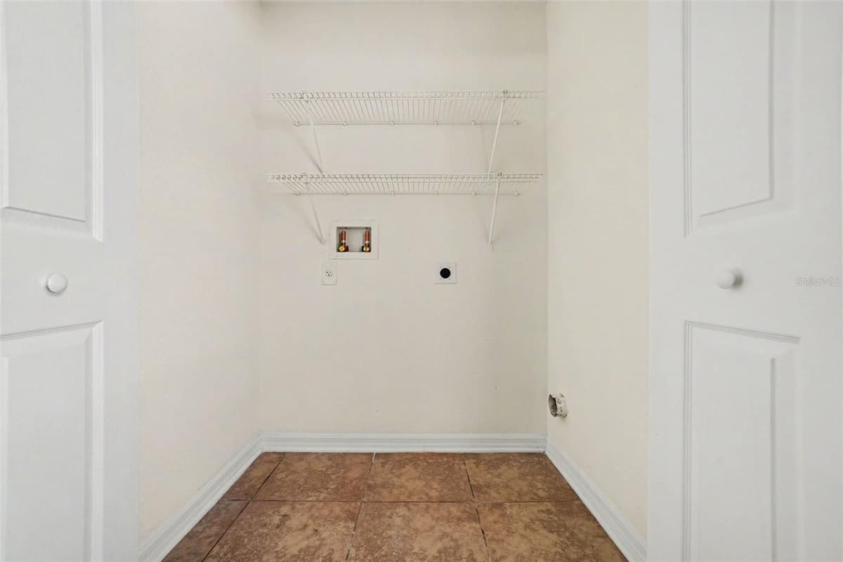 2208 NICOLLETT WAY — photo 12 of 23
