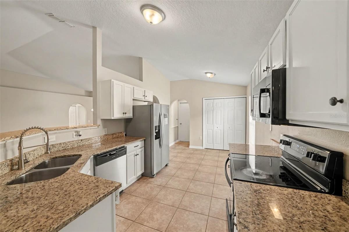 2208 NICOLLETT WAY — photo 9 of 23