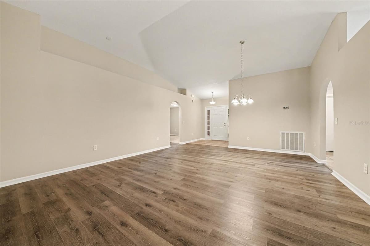 2208 NICOLLETT WAY — photo 2 of 23