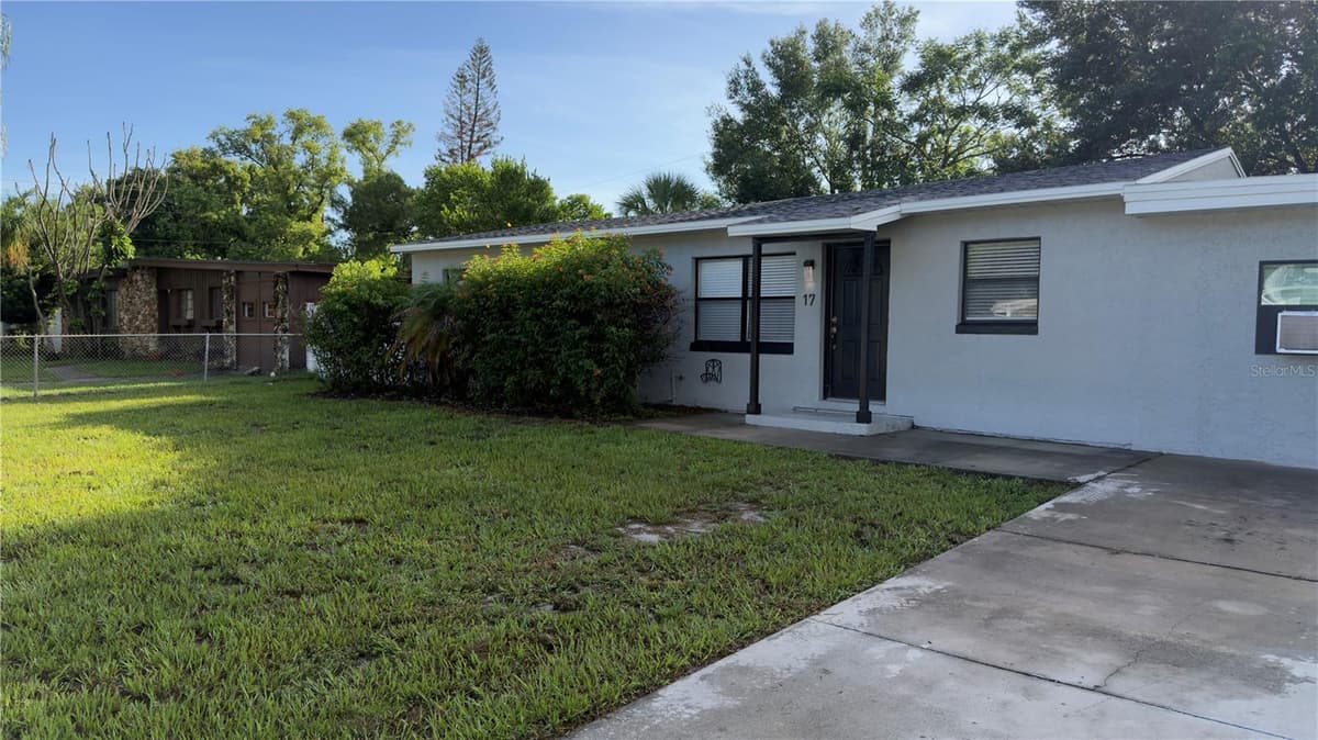 17 SOLANDRA DRIVE — photo 2 of 11