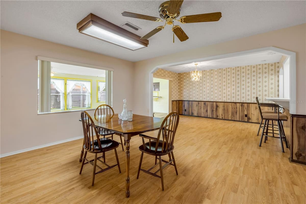 1428 MARDRAKE ROAD — photo 7 of 52