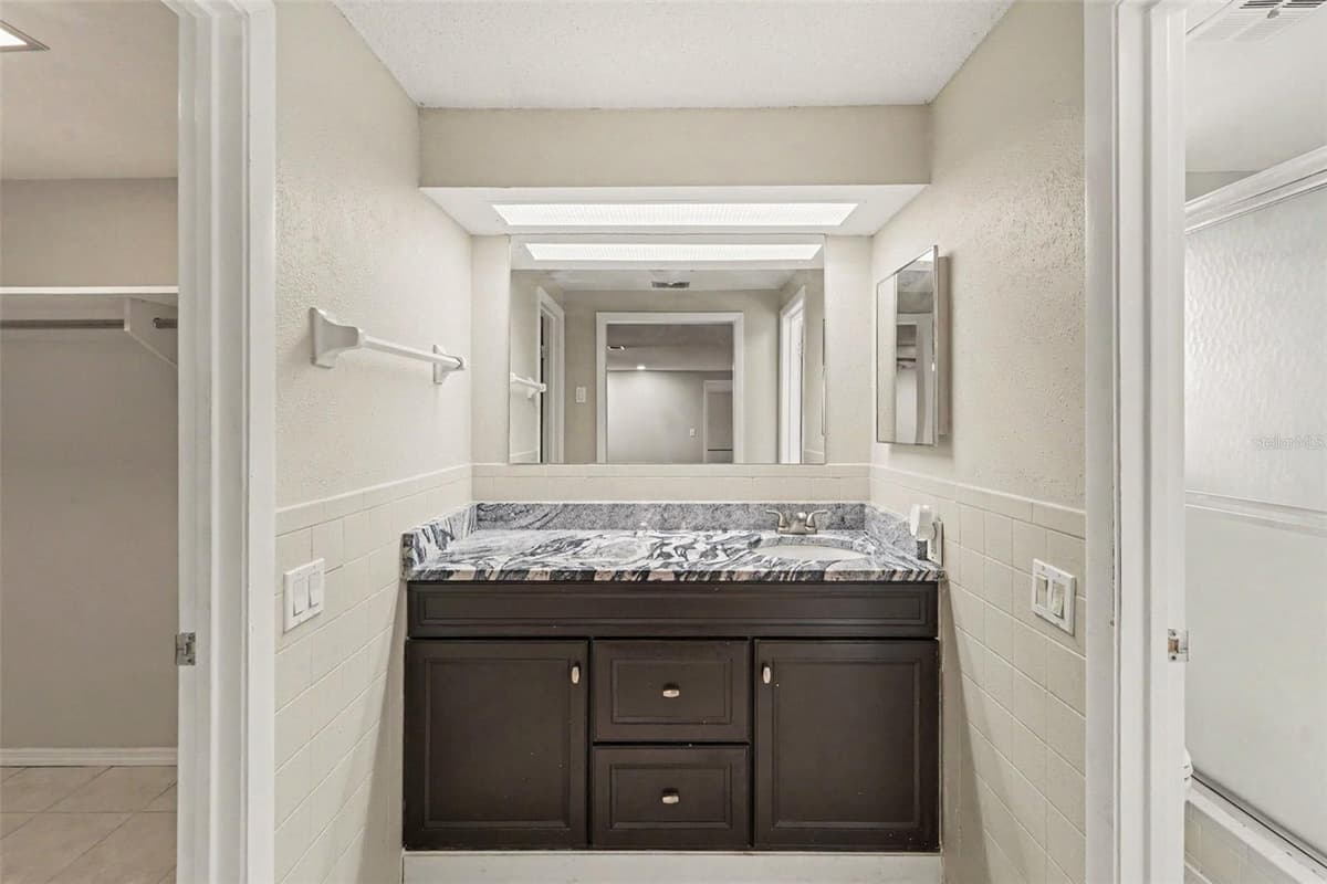 5751 DOLORES DRIVE — photo 12 of 15