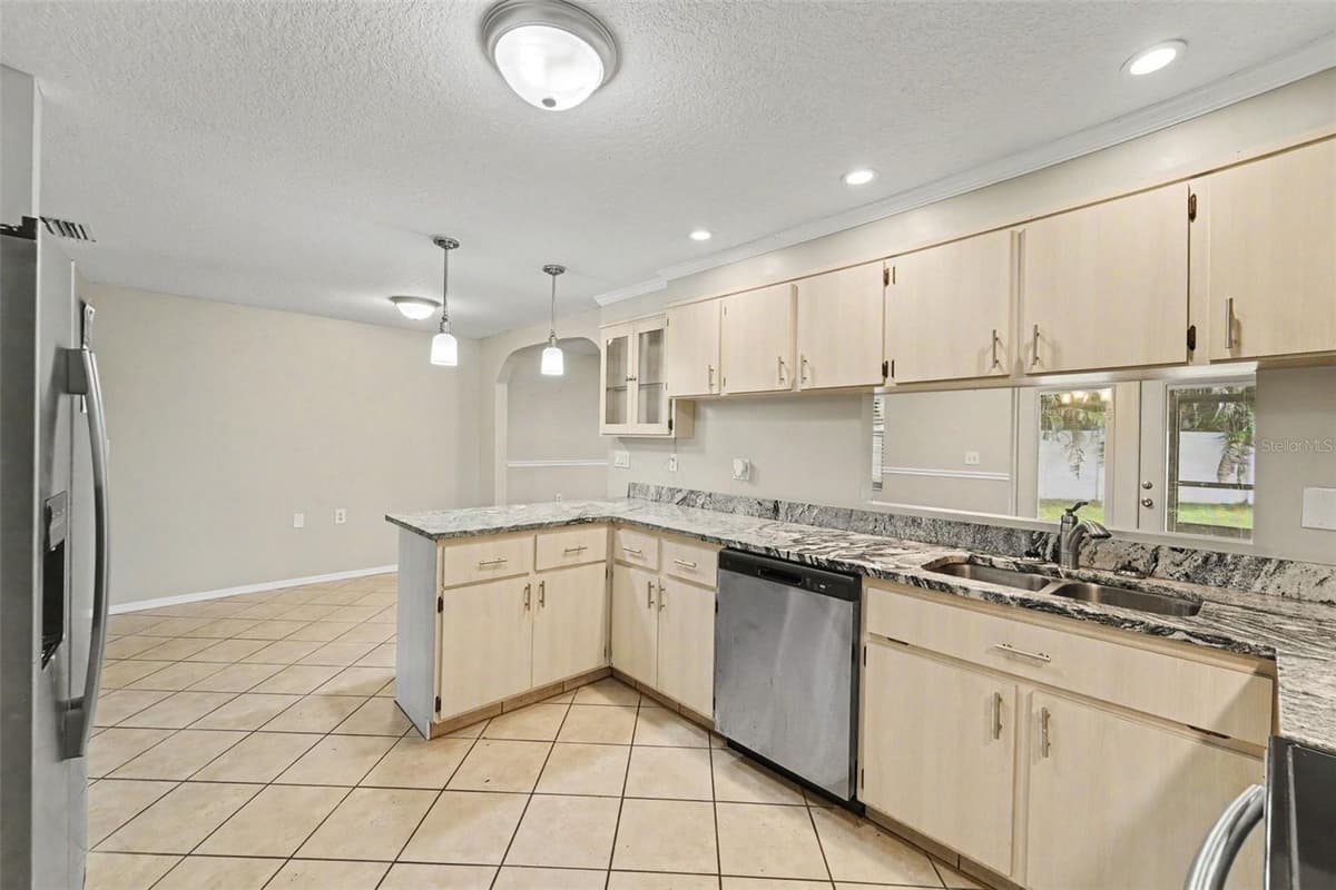 5751 DOLORES DRIVE — photo 6 of 15