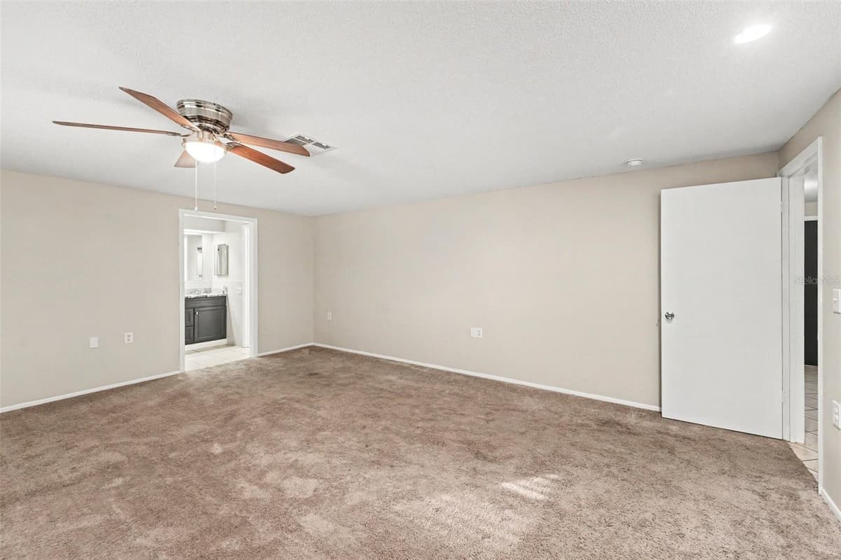 5751 DOLORES DRIVE — photo 8 of 15