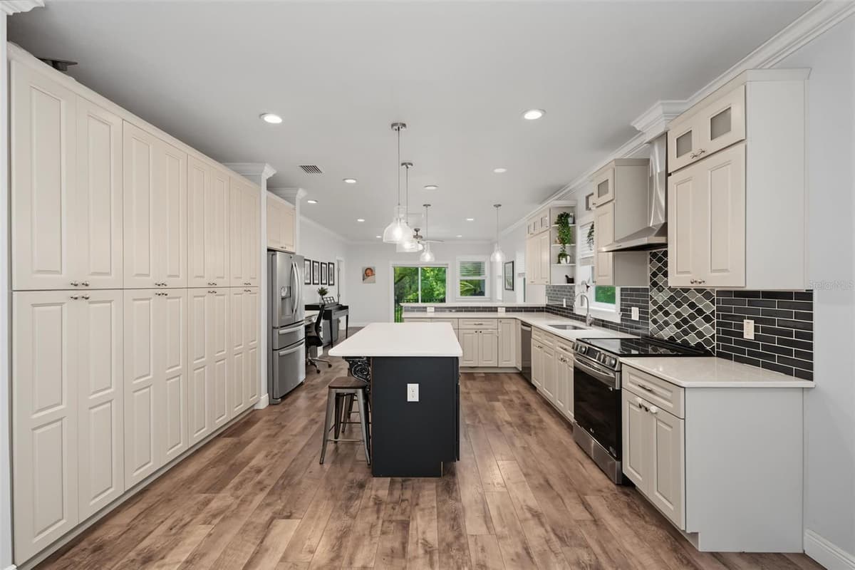 170 SPRUCE STREET — photo 18 of 51