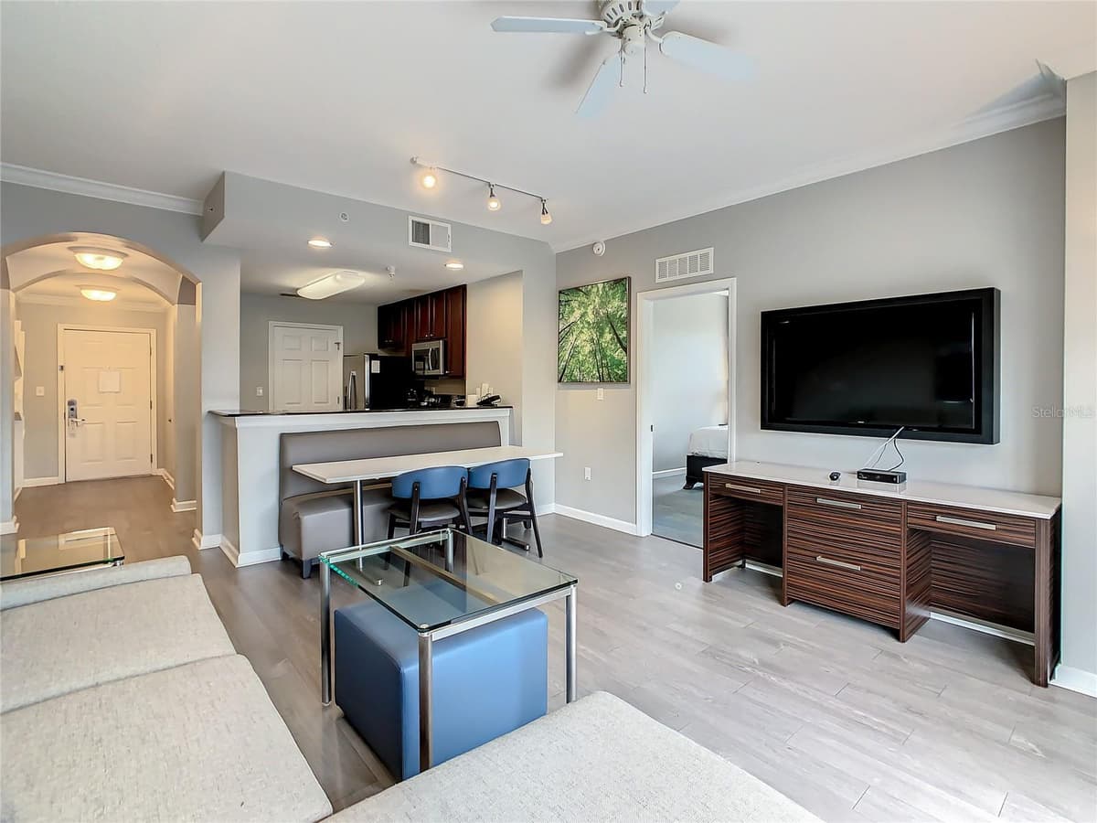 14501 GROVE RESORT AVE — photo 9 of 33